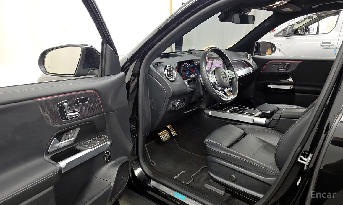 Фото 10 - Mercedes-Benz EQB