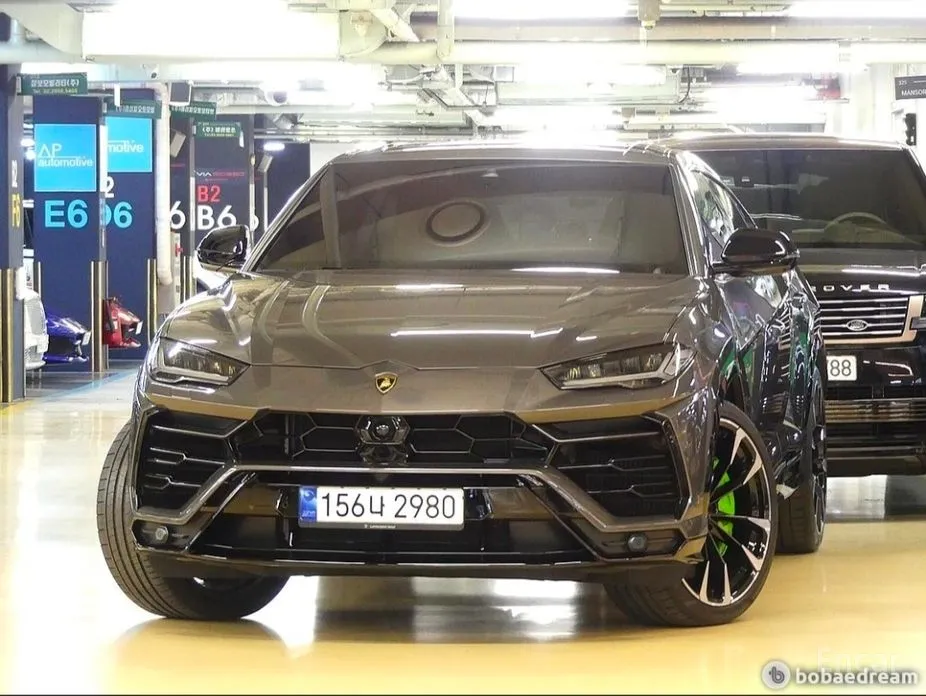 Фото 1 - Lamborghini Urus