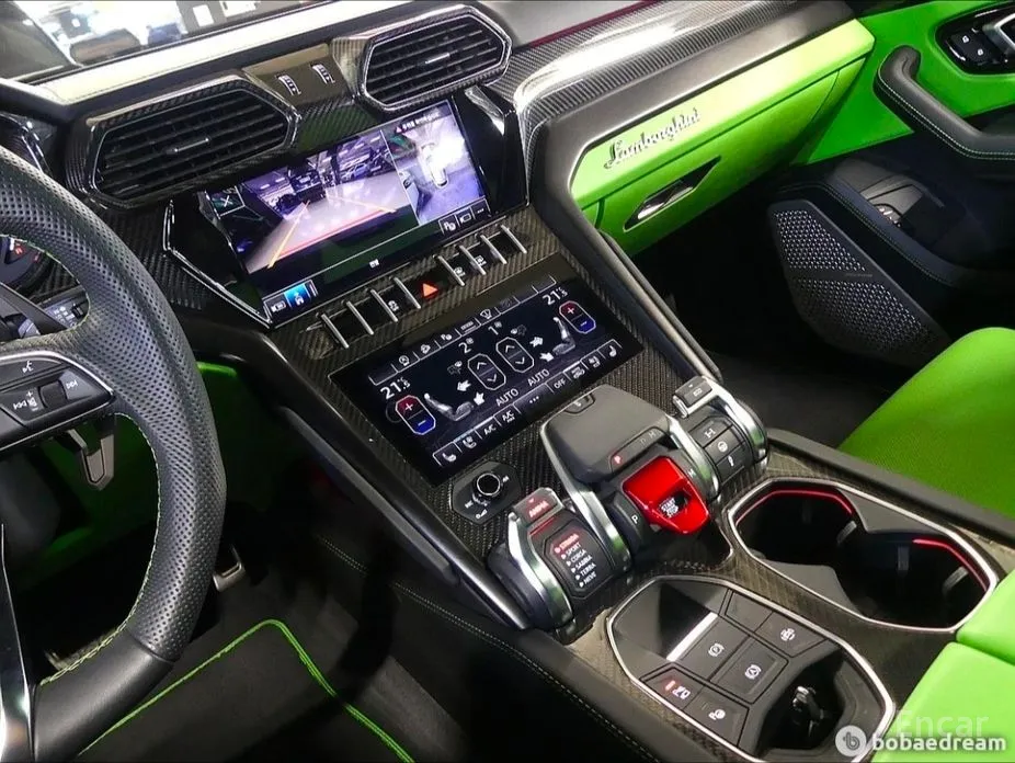 Фото 11 - Lamborghini Urus