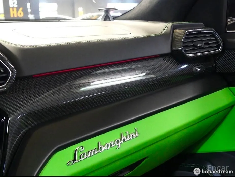 Фото 18 - Lamborghini Urus