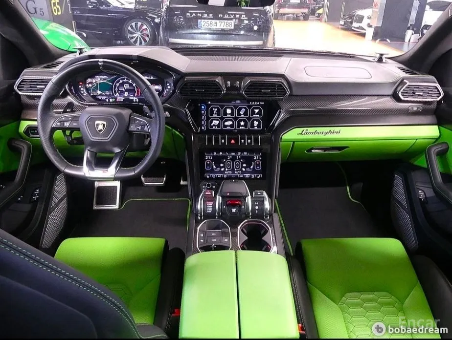 Фото 4 - Lamborghini Urus