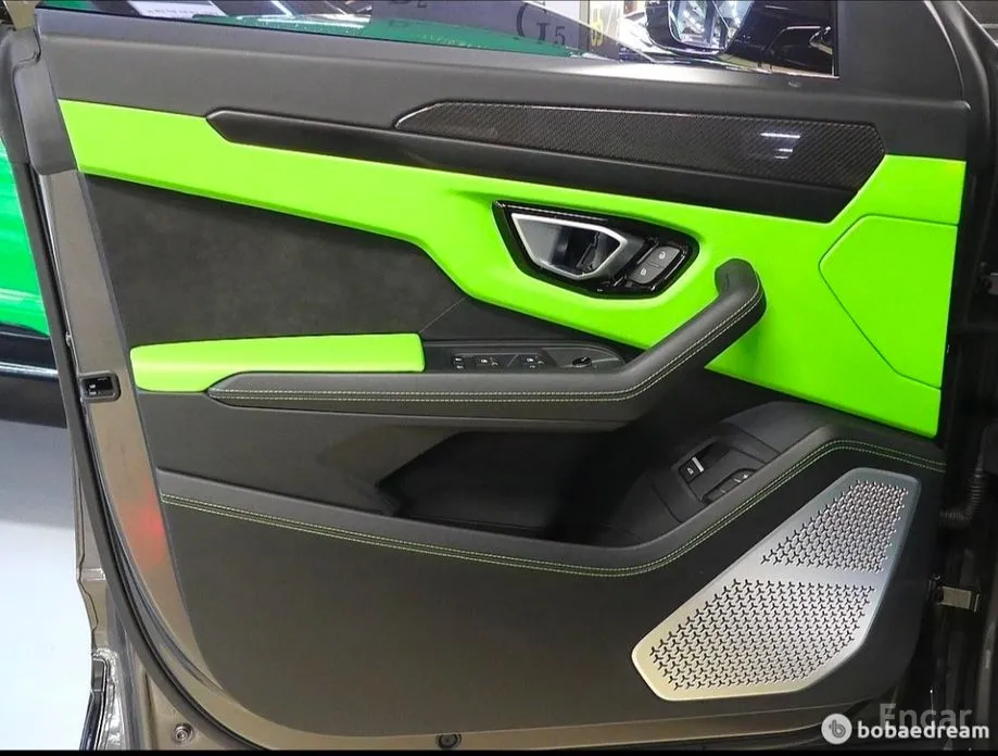 Фото 9 - Lamborghini Urus