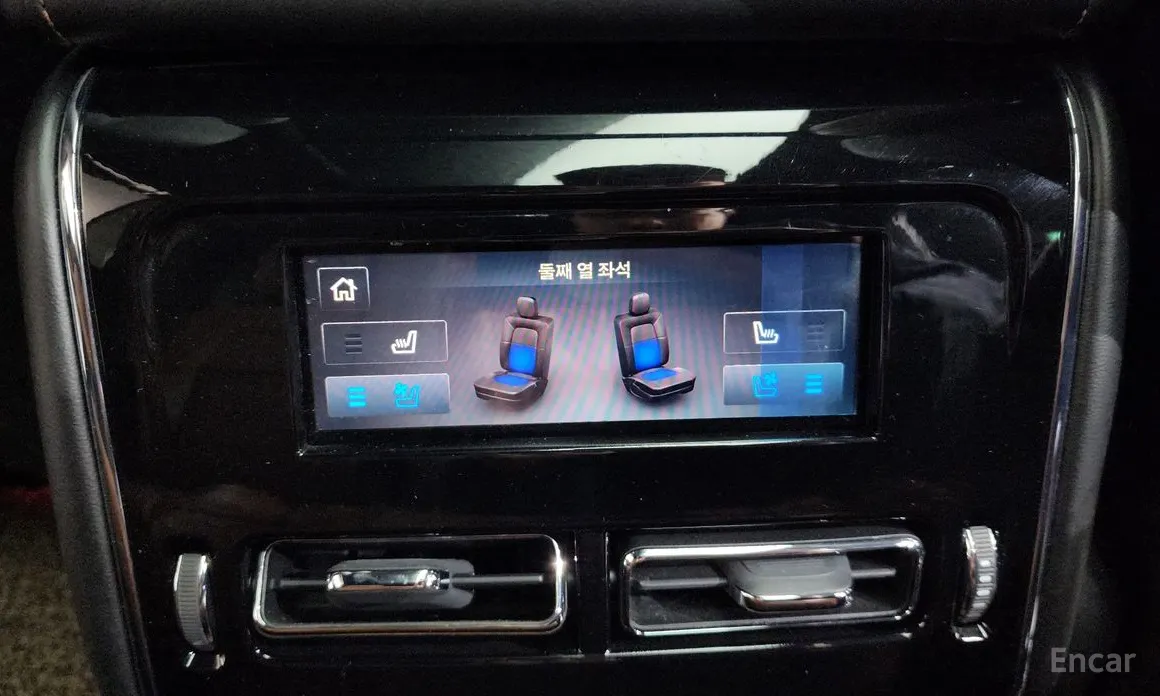 Фото 19 - Lincoln Aviator