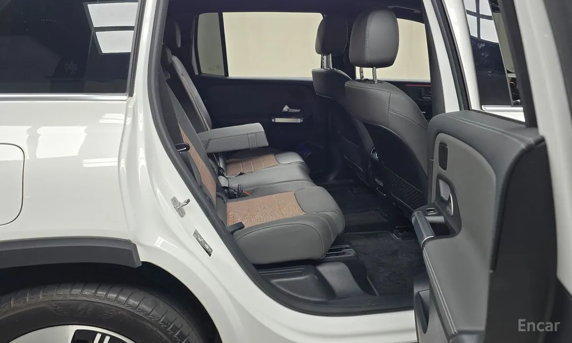 Фото 12 - Mercedes-Benz EQB