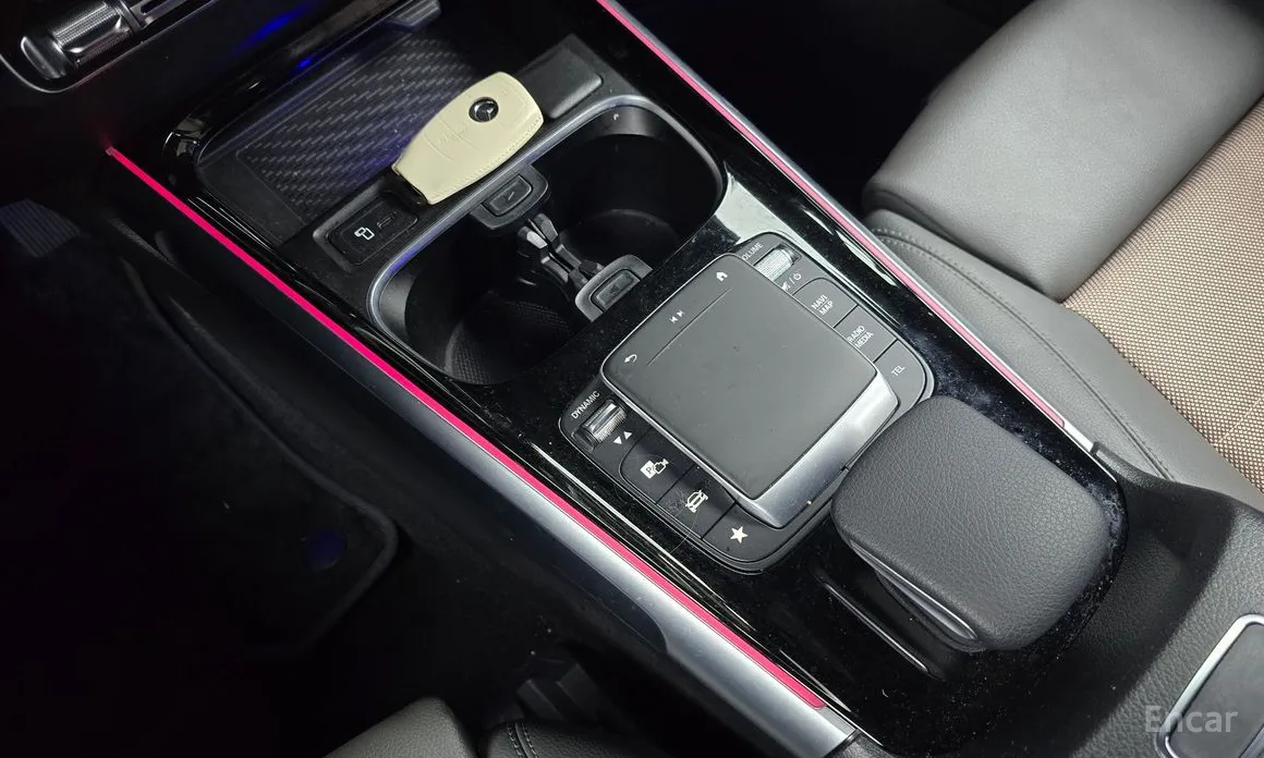 Фото 9 - Mercedes-Benz EQB