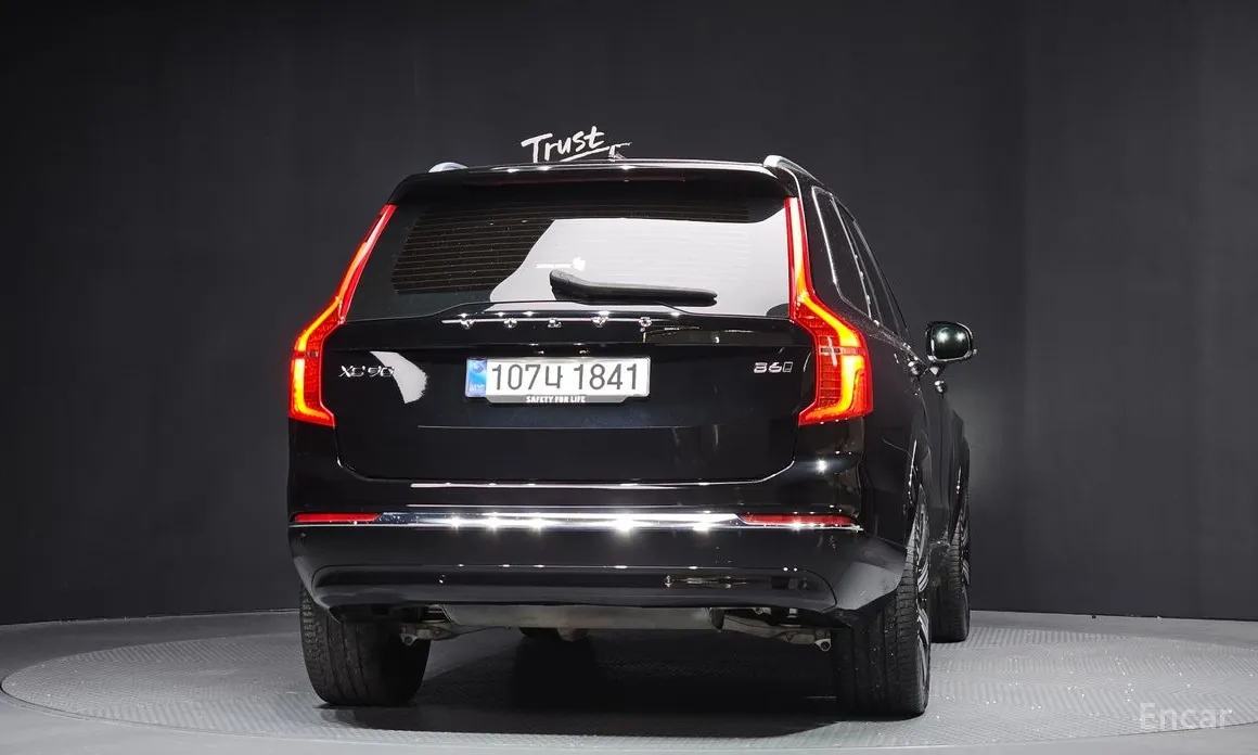 Фото 4 - Volvo XC90