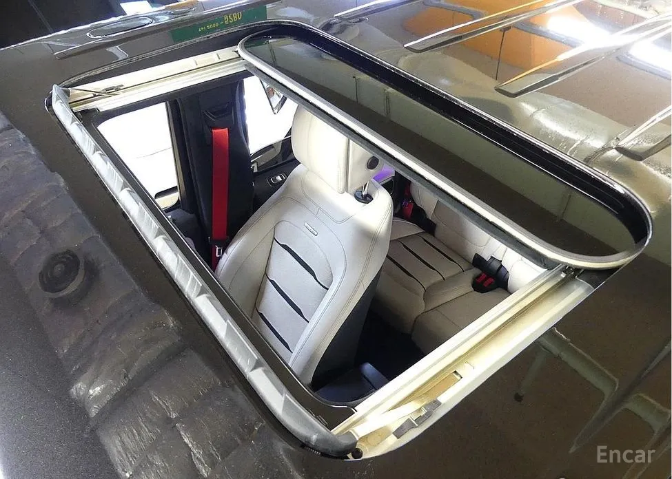 Фото 19 - Mercedes-Benz G-Class