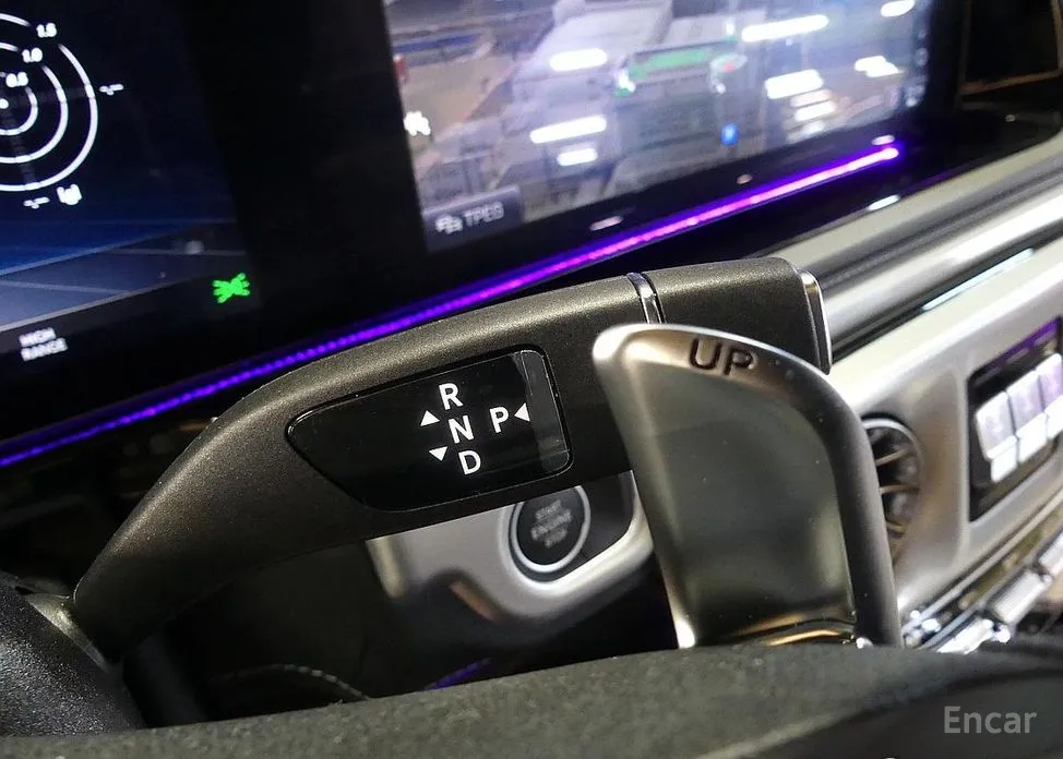 Фото 9 - Mercedes-Benz G-Class