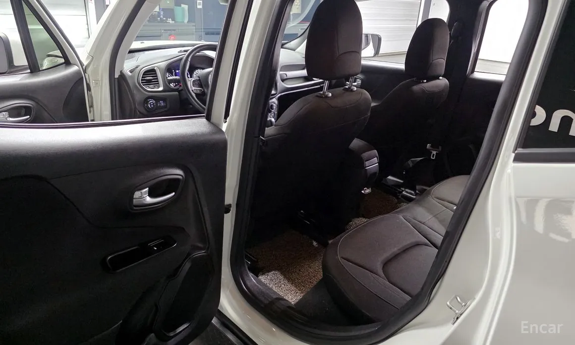 Фото 11 - Jeep Renegade