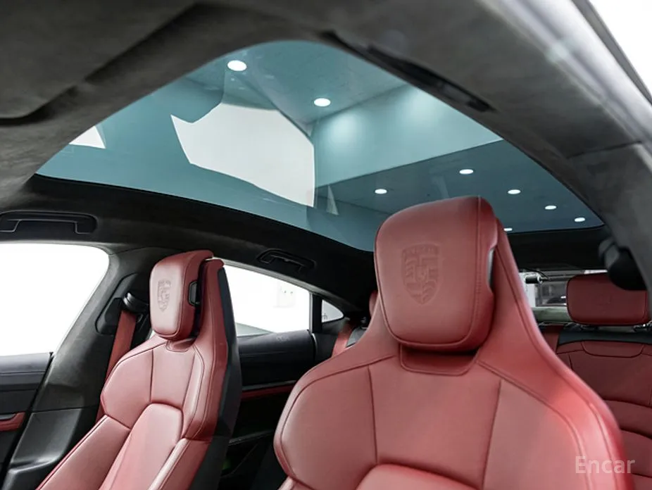 Фото 13 - Porsche Taycan