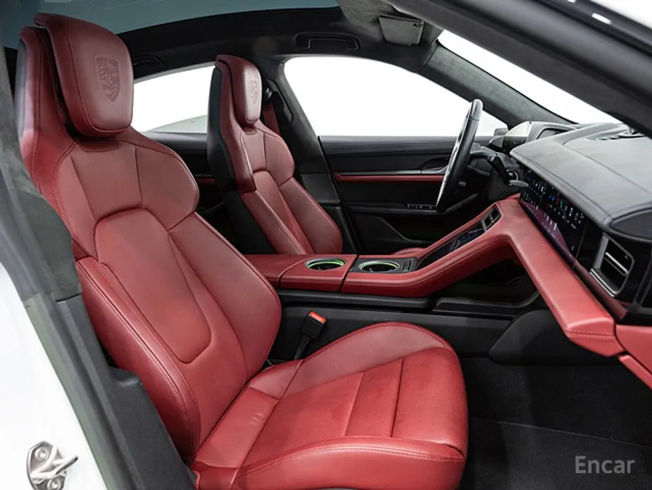 Фото 14 - Porsche Taycan