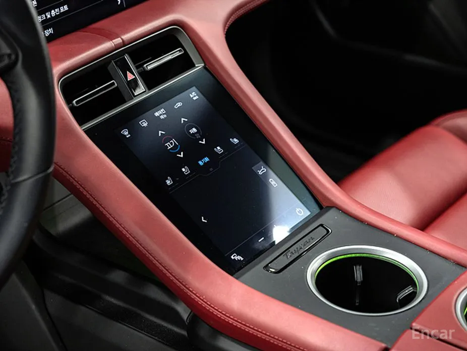 Фото 17 - Porsche Taycan