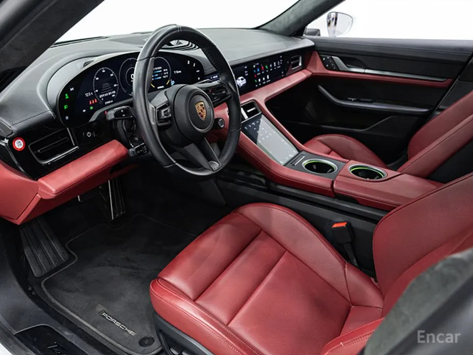 Фото 19 - Porsche Taycan