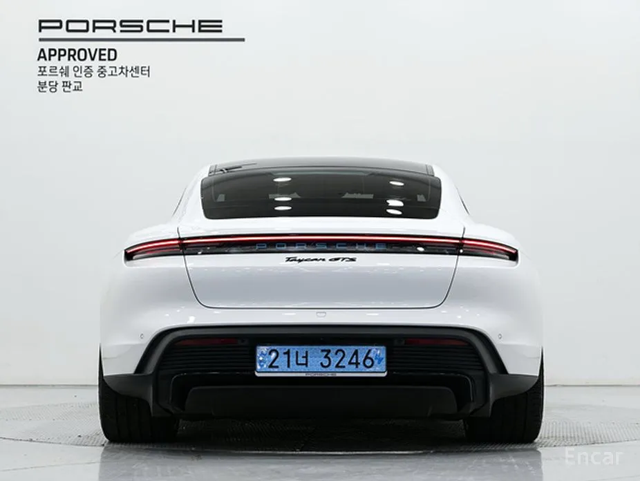 Фото 4 - Porsche Taycan