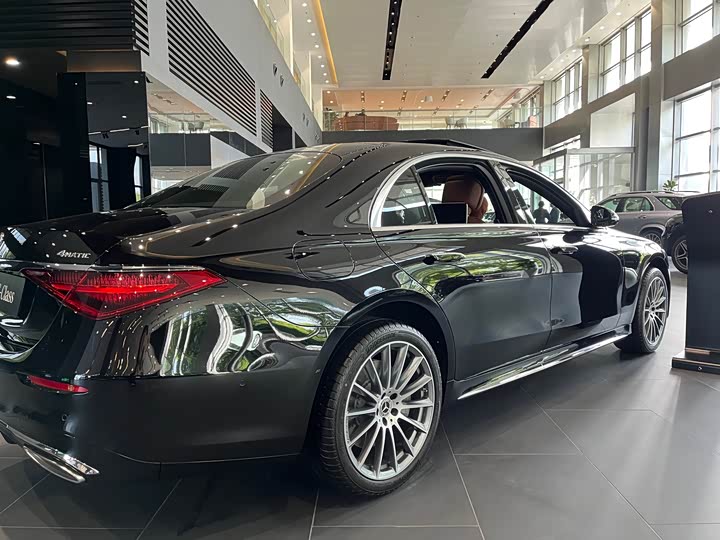 Фото 3 - Mercedes-Benz S-Class