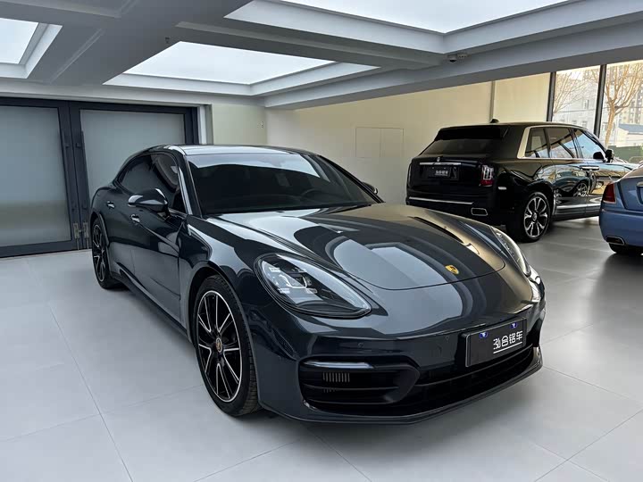 Фото 3 - Porsche Panamera
