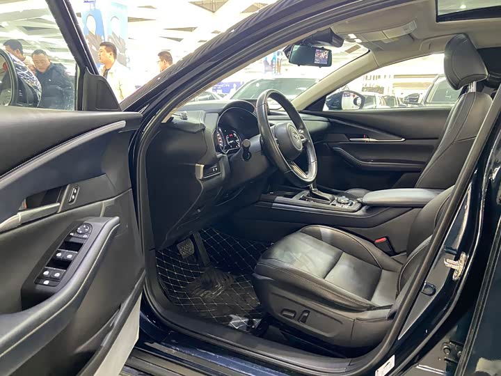 Фото 7 - Mazda CX-30