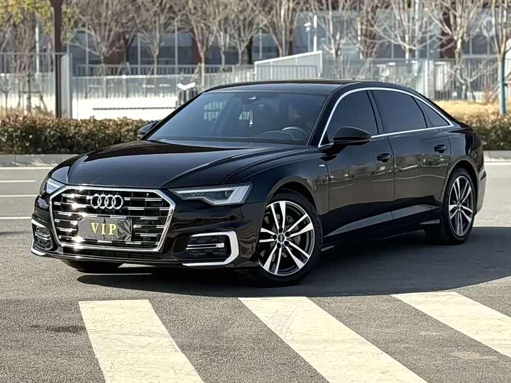 Фото 1 - Audi A6L