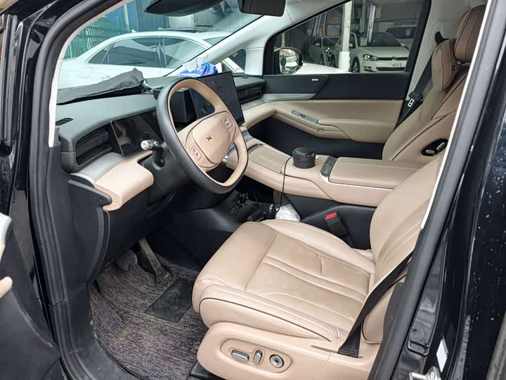 Фото 3 - XPeng X9