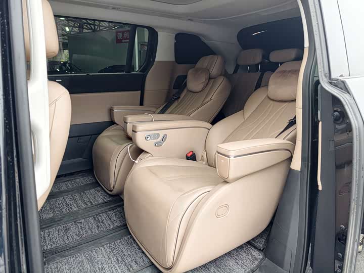 Фото 9 - XPeng X9