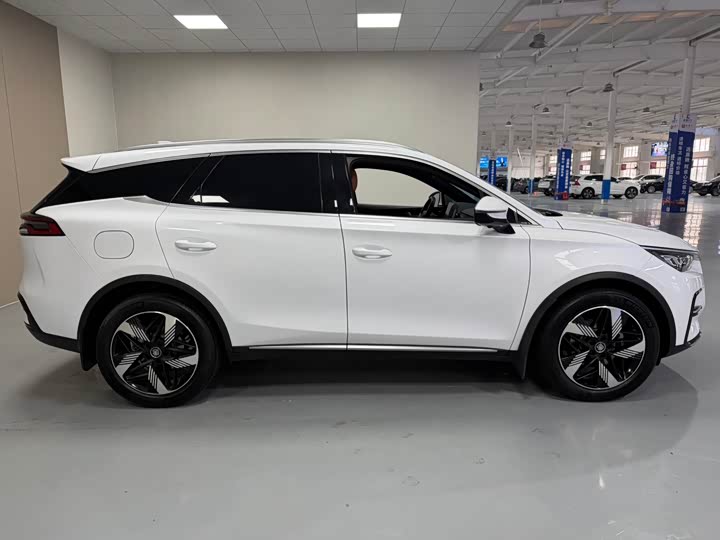 Фото 8 - BYD Tang Hybrid/EV