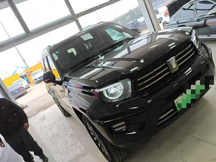 Photo 2 - Tank 700 Hybrid