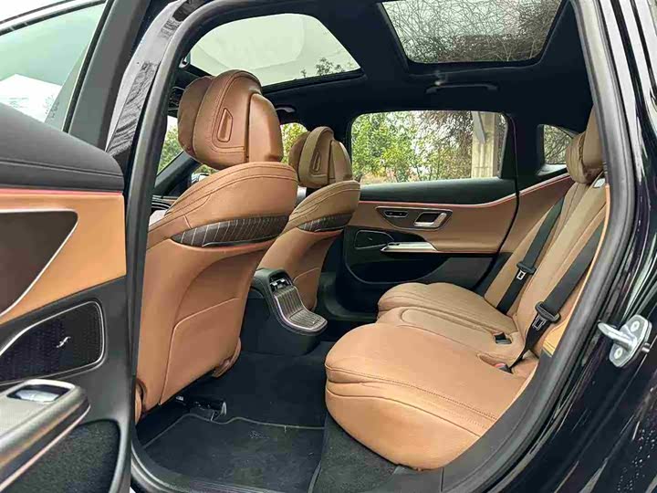 Фото 5 - Mercedes-Benz E-Class Hybrid