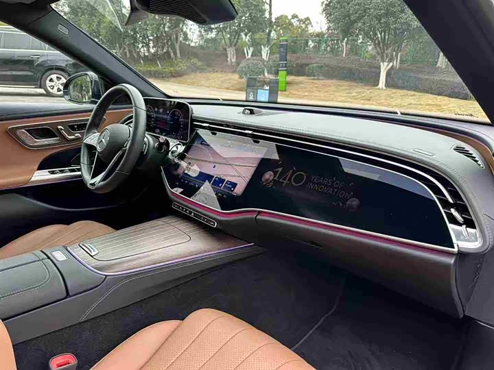 Фото 8 - Mercedes-Benz E-Class Hybrid