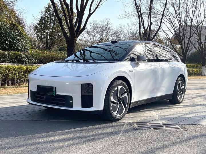 Фото 1 - LiXiang i6