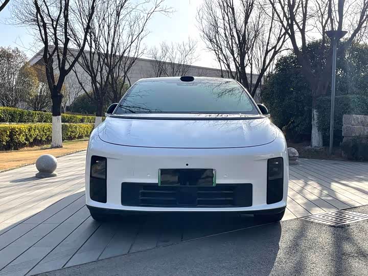 Фото 2 - LiXiang i6