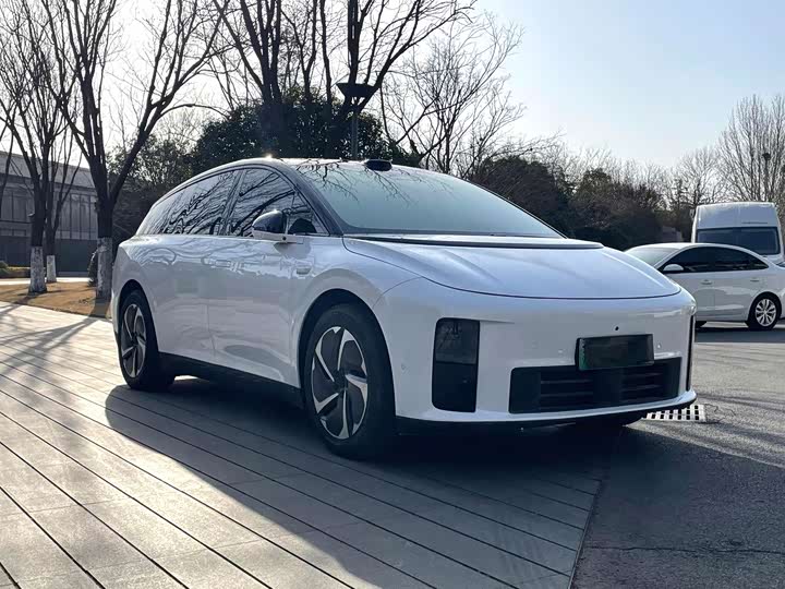 Фото 3 - LiXiang i6