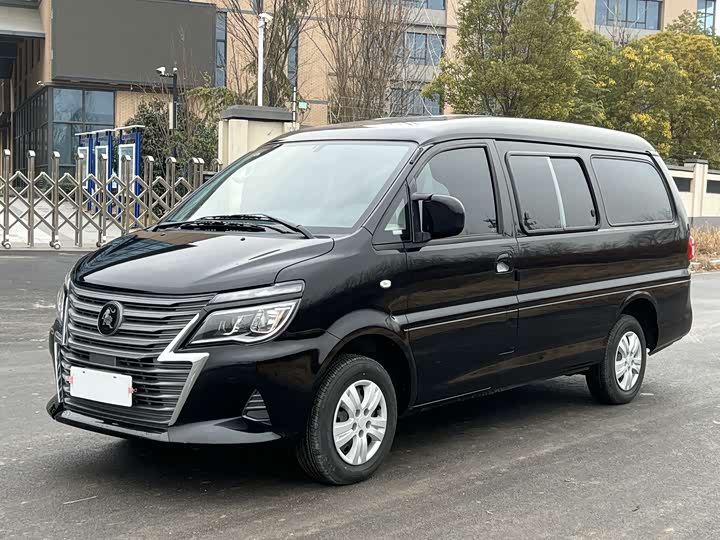 Фото 1 - Dongfeng Forthing Lingzhi M5