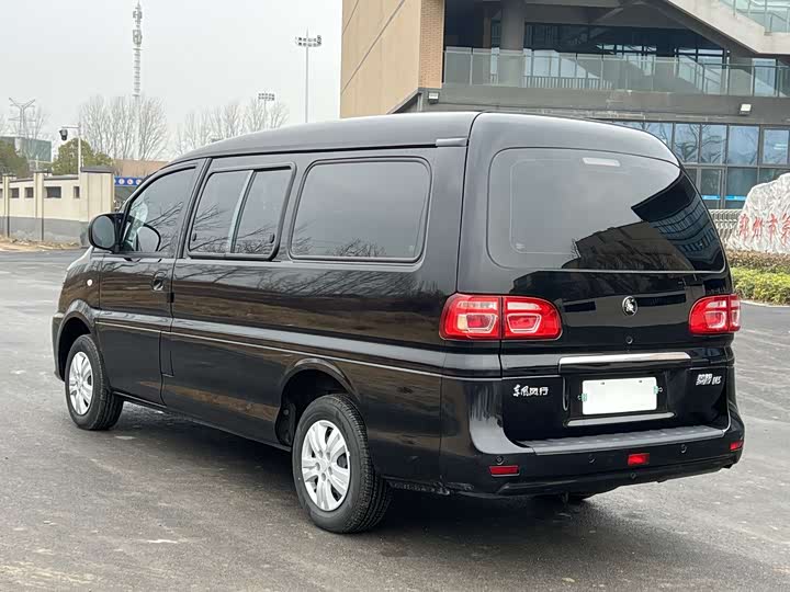 Фото 4 - Dongfeng Forthing Lingzhi M5