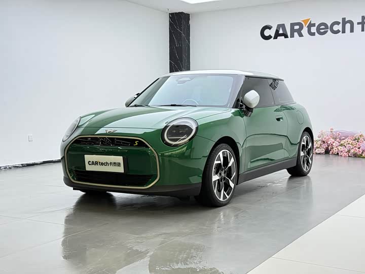 Photo 1 - Mini Cooper