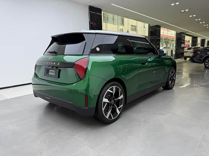 Photo 3 - Mini Cooper