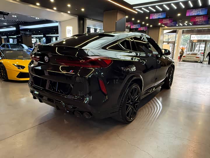 Photo 8 - BMW X6 M