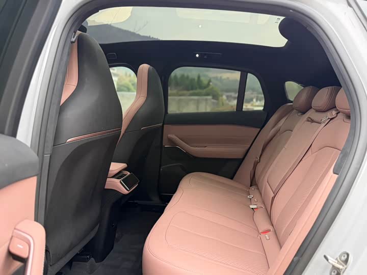 Фото 7 - Nio EC6