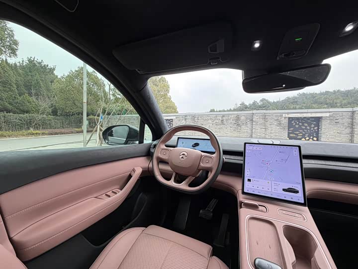 Фото 8 - Nio EC6