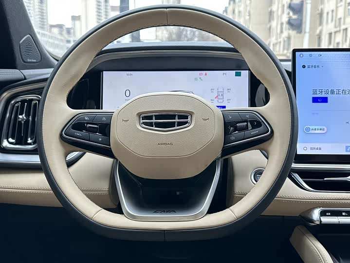 Фото 7 - Geely Monjaro