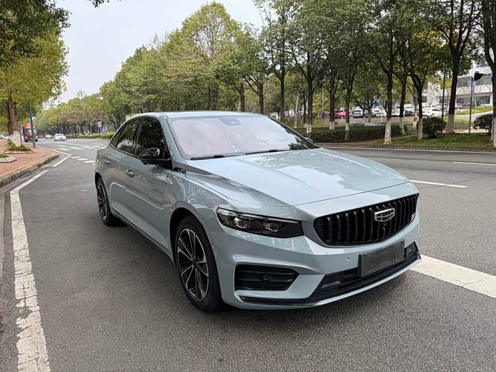 Фото 3 - Geely Preface