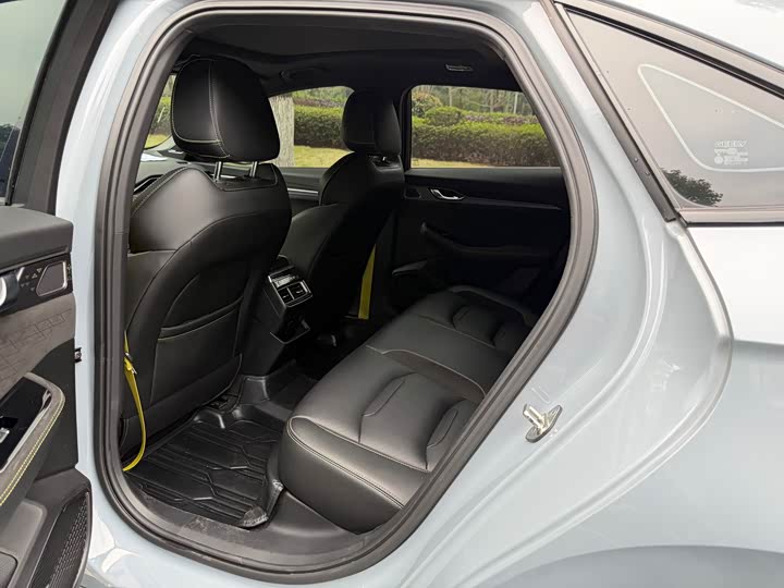 Фото 6 - Geely Preface