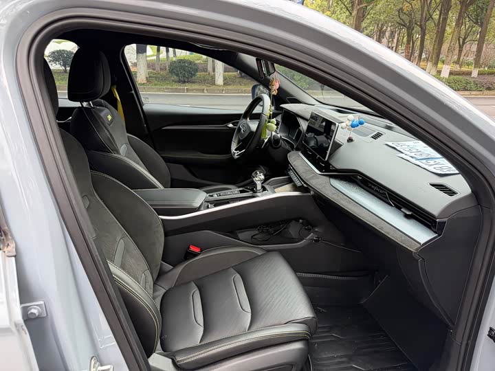 Фото 9 - Geely Preface