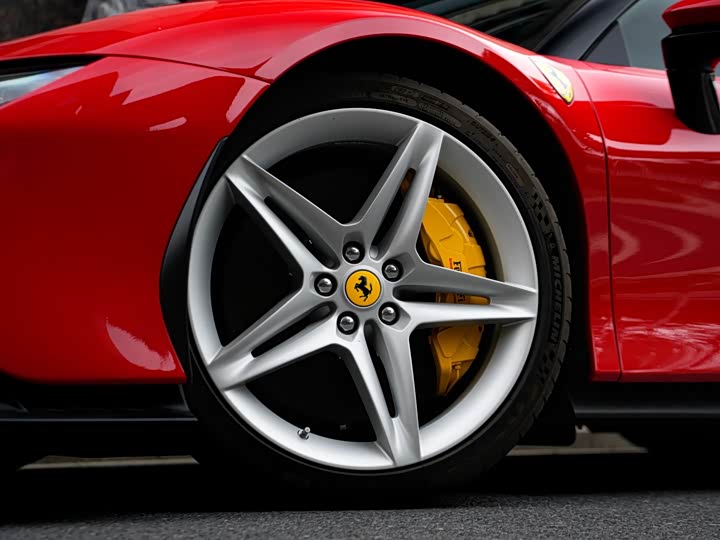 Photo 3 - Ferrari SF90