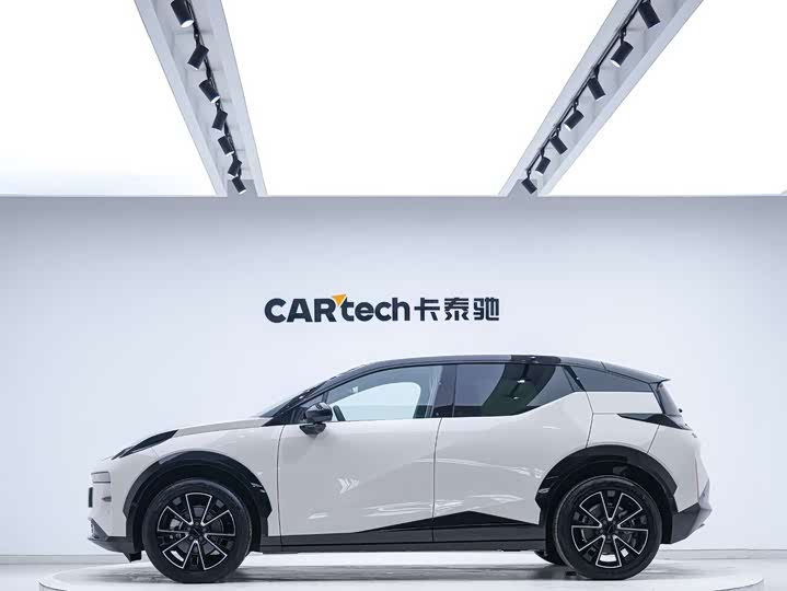 Фото 4 - Zeekr X