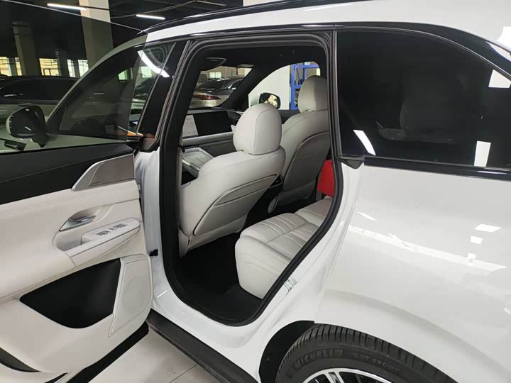 Фото 4 - XPeng G9