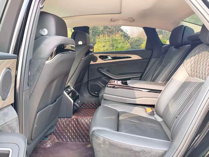 Фото 6 - Hongqi H9