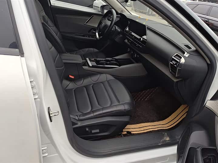 Фото 8 - Citroen C5 X