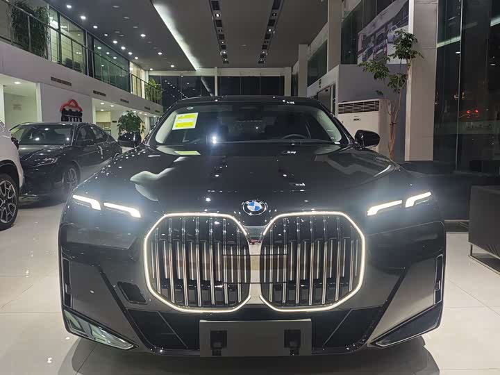 Фото 7 - BMW 7 Series