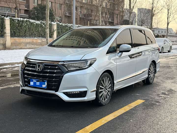 Фото 2 - Honda Elysion