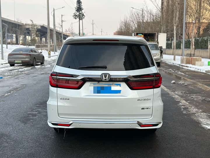 Фото 3 - Honda Elysion